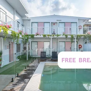 Surf Boutique Backpackers - Free Breakfast Guldkusten